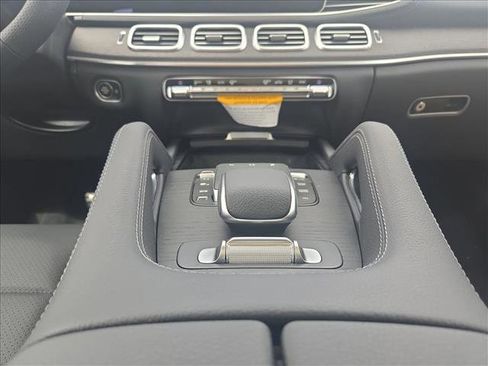 Used 2026 Mercedes-Benz GLS 450 4MATIC image 10