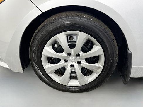 Used 2026 Toyota Corolla LE image 37