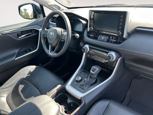 Used 2020 Toyota RAV4 Limited AWD/4WD image 27