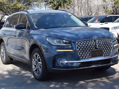 New 2026 Lincoln Corsair Premiere image 3