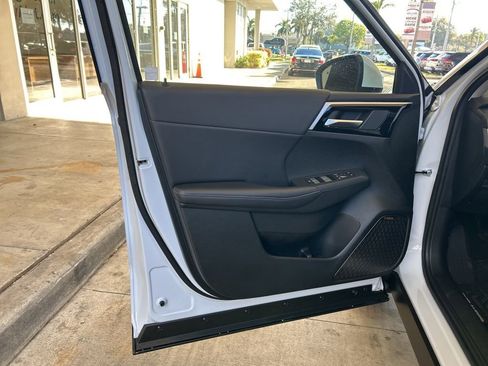 New 2026 Mitsubishi Outlander SE image 38