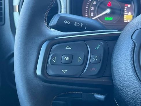 Used 2024 Jeep Wrangler Unlimited image 25