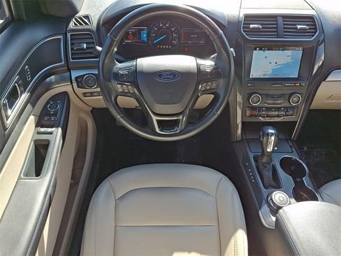 Used 2019 Ford Explorer XLT w/ Equipment Group 202A image 13