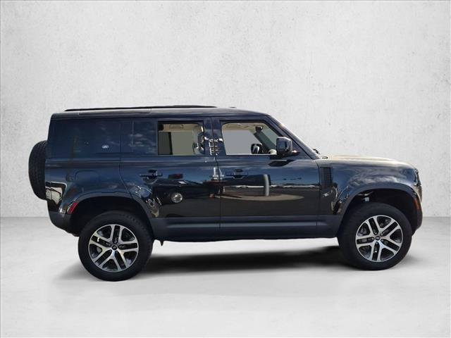 Used 2022 Land Rover Defender 110 SE AWD/4WD image 4