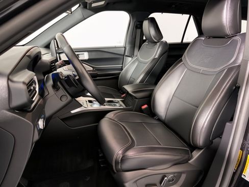 Used 2020 Ford Explorer ST w/ ST Street Pack AWD/4WD image 5