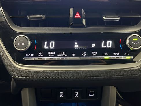 Used 2023 Toyota Corolla Cross XLE AWD/4WD image 17