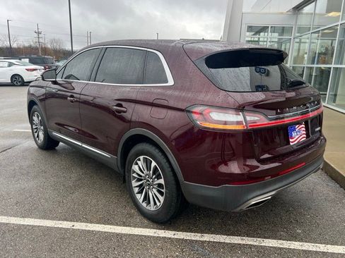 Used 2022 Lincoln Nautilus FWD w/ Premium Package image 3