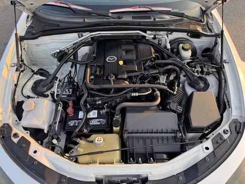 Used 2014 MAZDA MX-5 Miata Club RWD image 39
