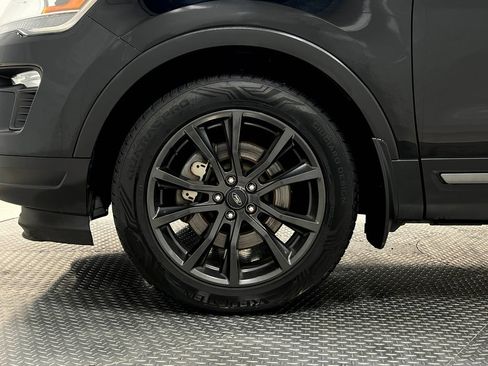 Used 2018 Ford Explorer XLT w/ Equipment Group 202A AWD/4WD image 40