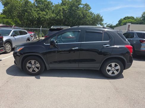 Used 2019 Chevrolet Trax LT w/ LT Convenience Package FWD image 8