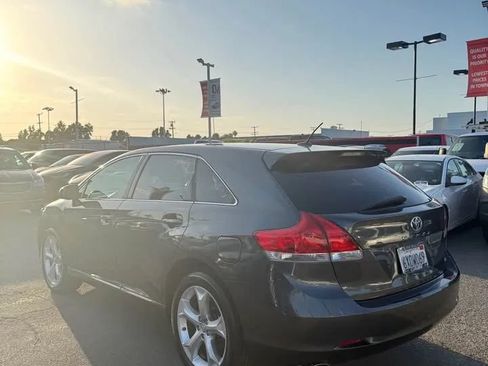 Used 2012 Toyota Venza LE FWD image 4