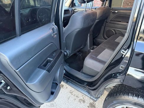 Used 2012 Jeep Patriot Latitude FWD image 14