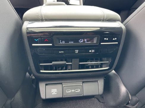 Used 2023 Acura MDX w/ Technology Package AWD/4WD image 26