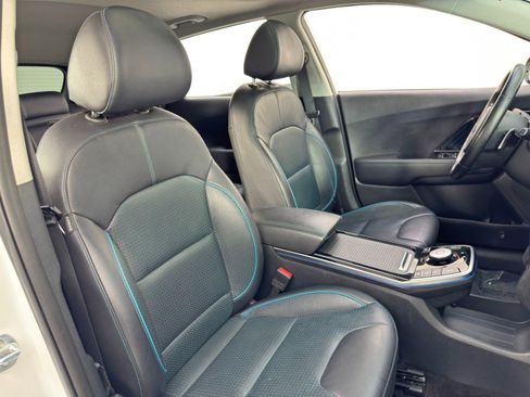 Used 2019 Kia Niro EX Premium image 35