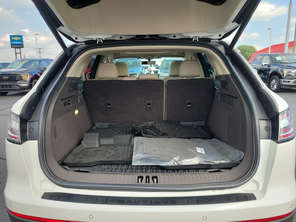Certified 2023 Lincoln Nautilus Reserve AWD/4WD image 12