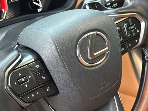Used 2024 Lexus LX 600 4WD w/ Luxury Package image 29