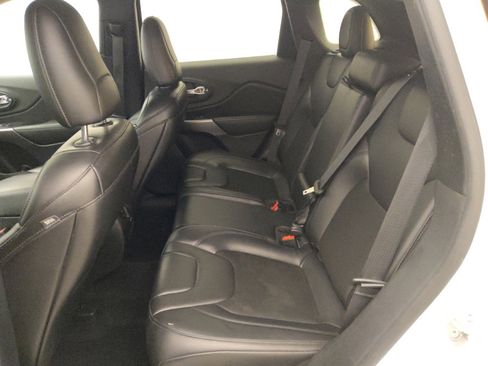 Used 2020 Jeep Cherokee Latitude Plus FWD image 18