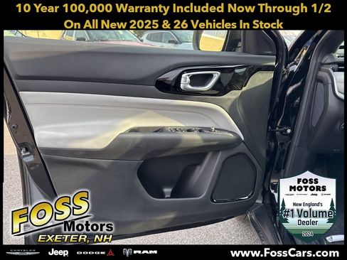 New 2025 Jeep Compass Limited image 19