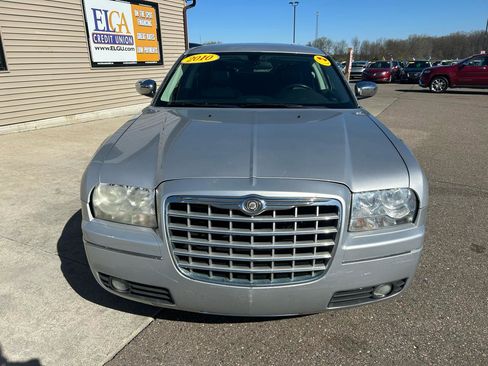 Used 2010 Chrysler 300 Touring image 2