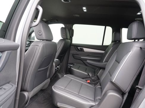 Used 2025 Buick Enclave Preferred image 19