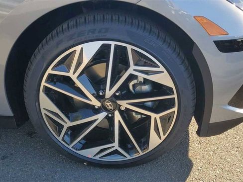 New 2025 Hyundai Ioniq 6 SEL image 9