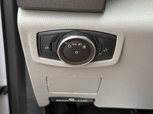 Used 2021 Ford F550 4x4 Crew Cab Super Duty image 32