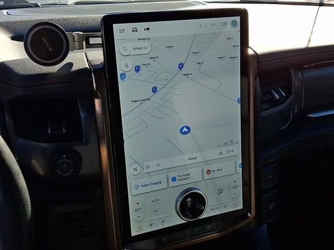 Used 2022 Ford F150 Lightning Lariat w/ Tow Technology Package image 20