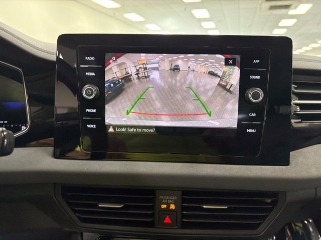 Used 2025 Volkswagen Jetta SE FWD image 21