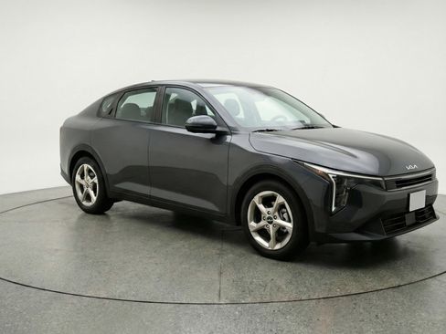 Used 2025 Kia K4 FWD image 1