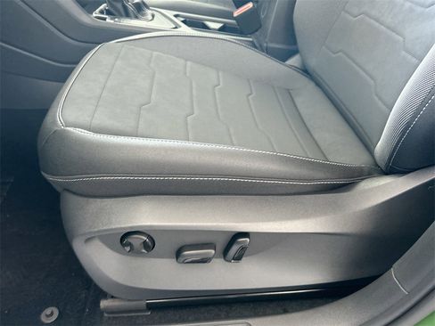 New 2026 Volkswagen Taos SE image 14