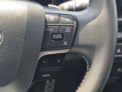 Used 2025 Toyota Camry SE FWD image 30
