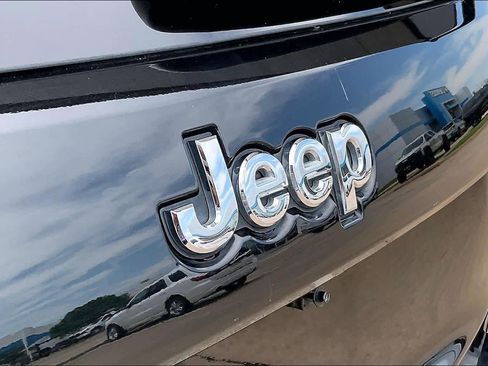 Used 2017 Jeep Grand Cherokee Summit AWD/4WD image 31