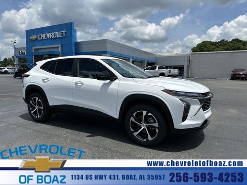 New 2026 Chevrolet Trax RS w/ Sunroof Package FWD image 1