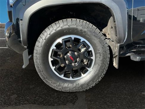 Used 2024 Toyota Tacoma TRD Off-Road image 5