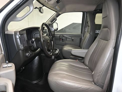 Used 2023 Chevrolet Express 3500 LS RWD image 12
