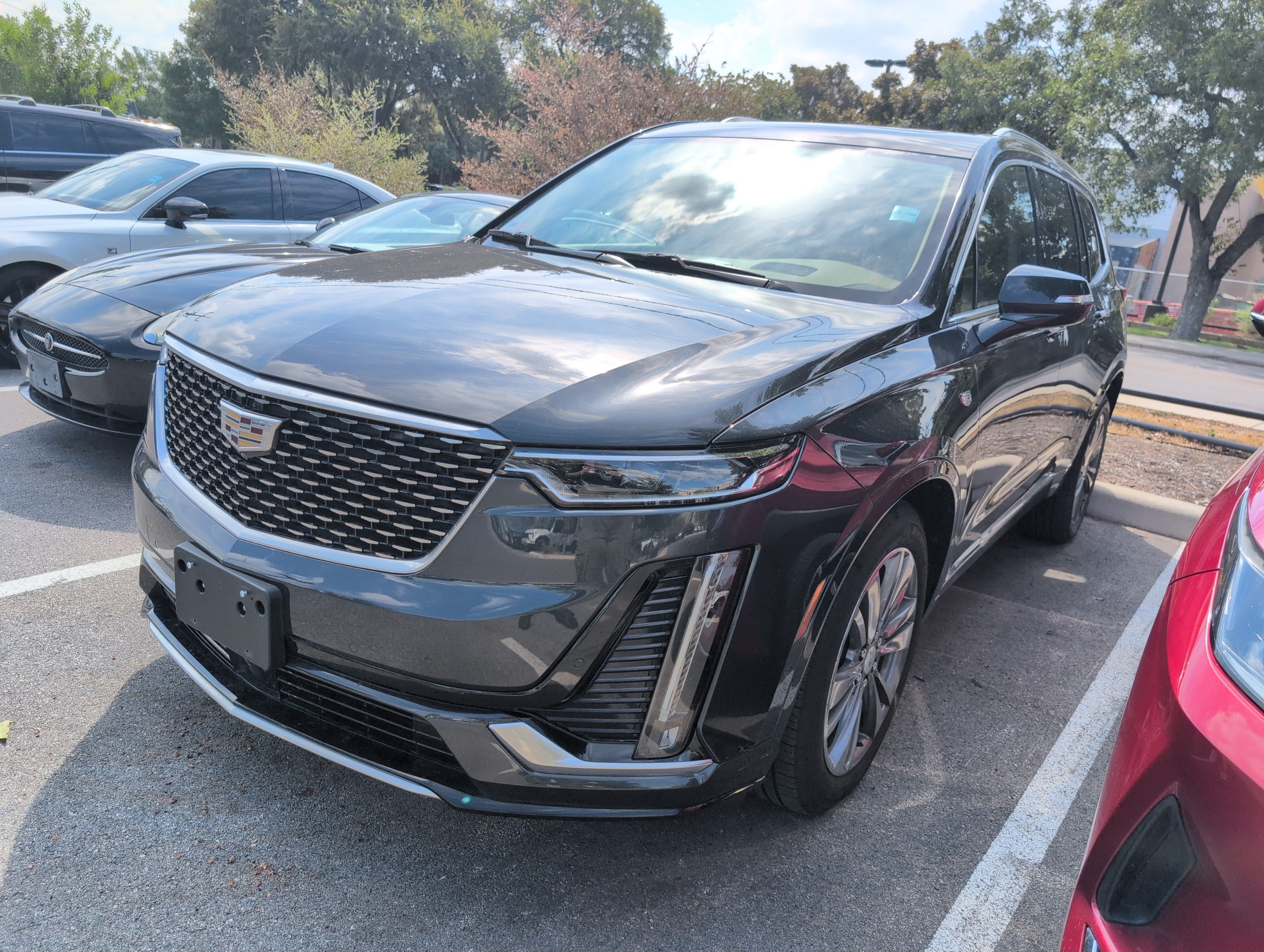 Used 2021 Cadillac XT6 Premium Luxury w/ Platinum Package AWD/4WD image 1