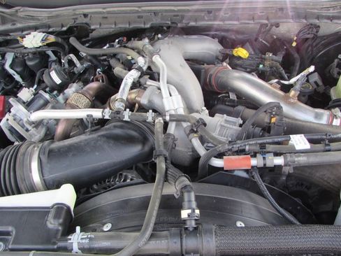 Used 2024 Ford F350 Platinum w/ Tremor Off-Road Package image 9