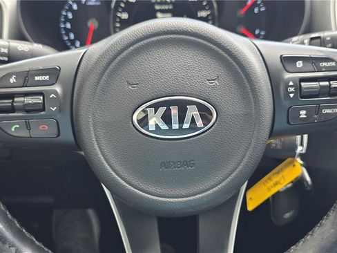 Used 2017 Kia Sorento FWD w/ LX Convenience Package image 16