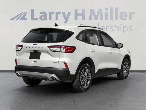 Used 2020 Ford Escape SEL FWD image 2