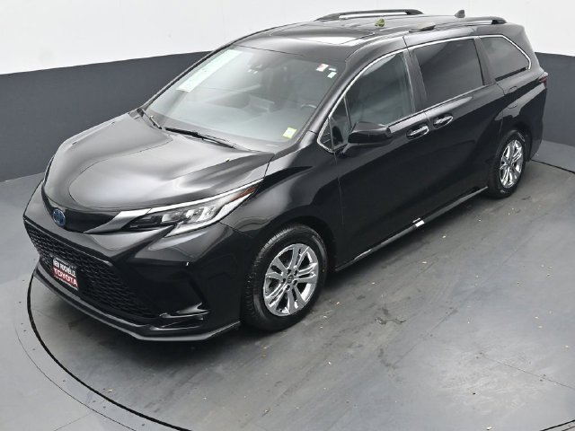Certified 2023 Toyota Sienna XSE w/ XSE Plus Package AWD/4WD image 39