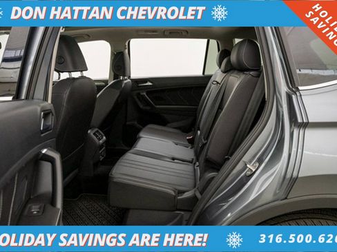 Used 2023 Volkswagen Tiguan SE w/ Panoramic Sunroof Package image 24