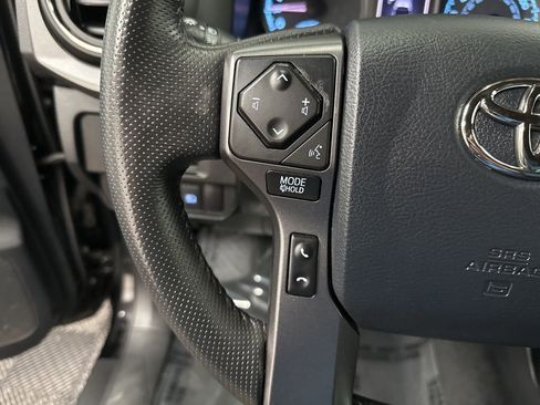 Used 2019 Toyota Tacoma TRD Sport image 17