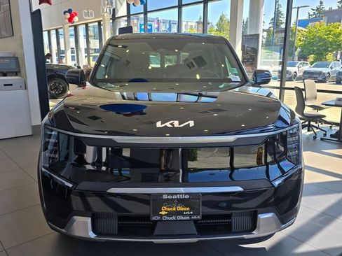New 2026 Kia EV9 Light RWD image 8