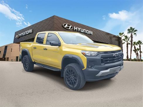 Used 2023 Chevrolet Colorado Trail Boss w/ Technology Package image 4