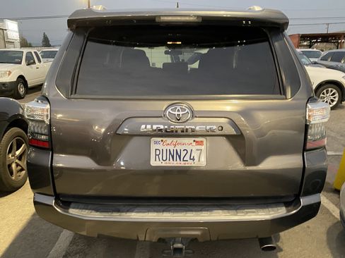 Used 2016 Toyota 4Runner SR5 image 9