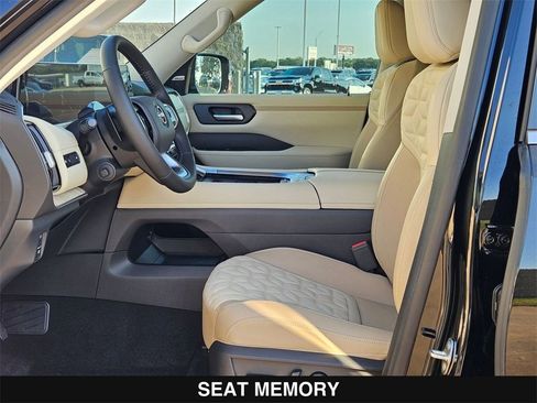 New 2026 Nissan Armada Platinum image 11