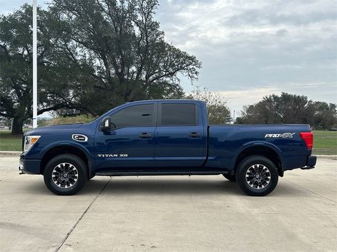 Used 2019 Nissan Titan PRO-4X w/ Pro-4x Convenience Package image 4