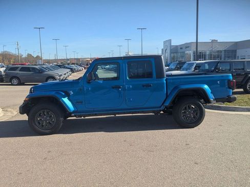 New 2026 Jeep Gladiator Sport image 2