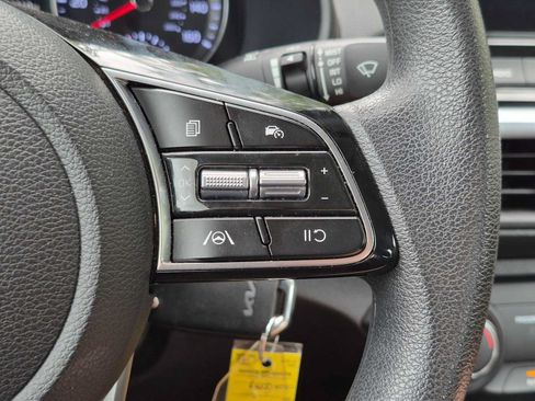 Certified 2024 Kia Forte LXS FWD image 19