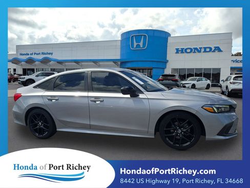 Used 2022 Honda Civic Sport image 1